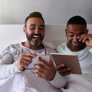 5 bonnes raisons pour un couple gay d’utiliser des sextoys